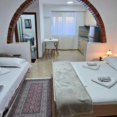 Aliaj Guest House Берат Экстерьер фото