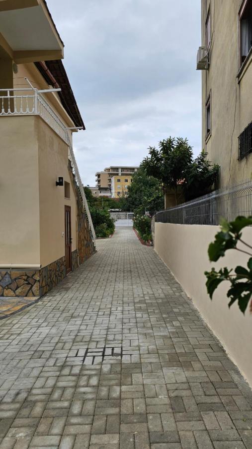 Aliaj Guest House Берат Экстерьер фото