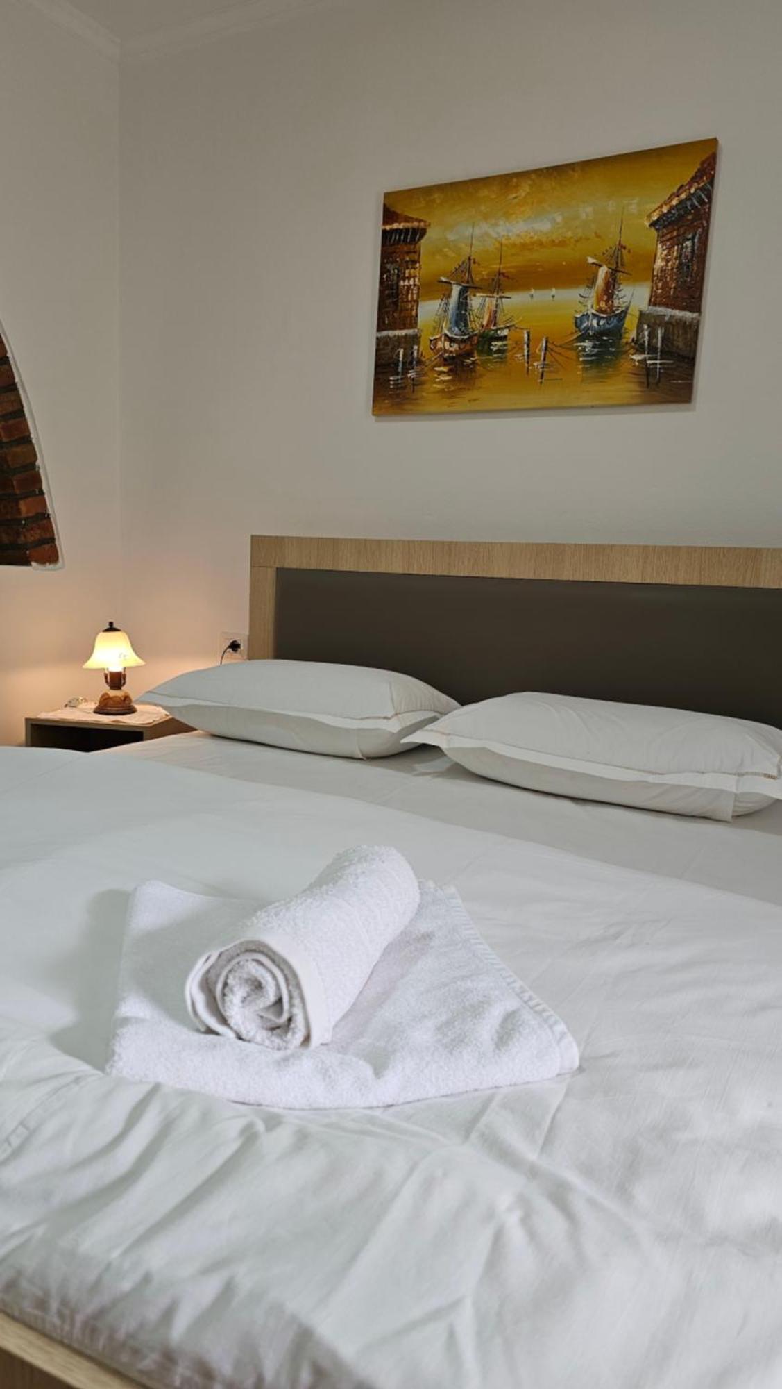 Aliaj Guest House Берат Экстерьер фото