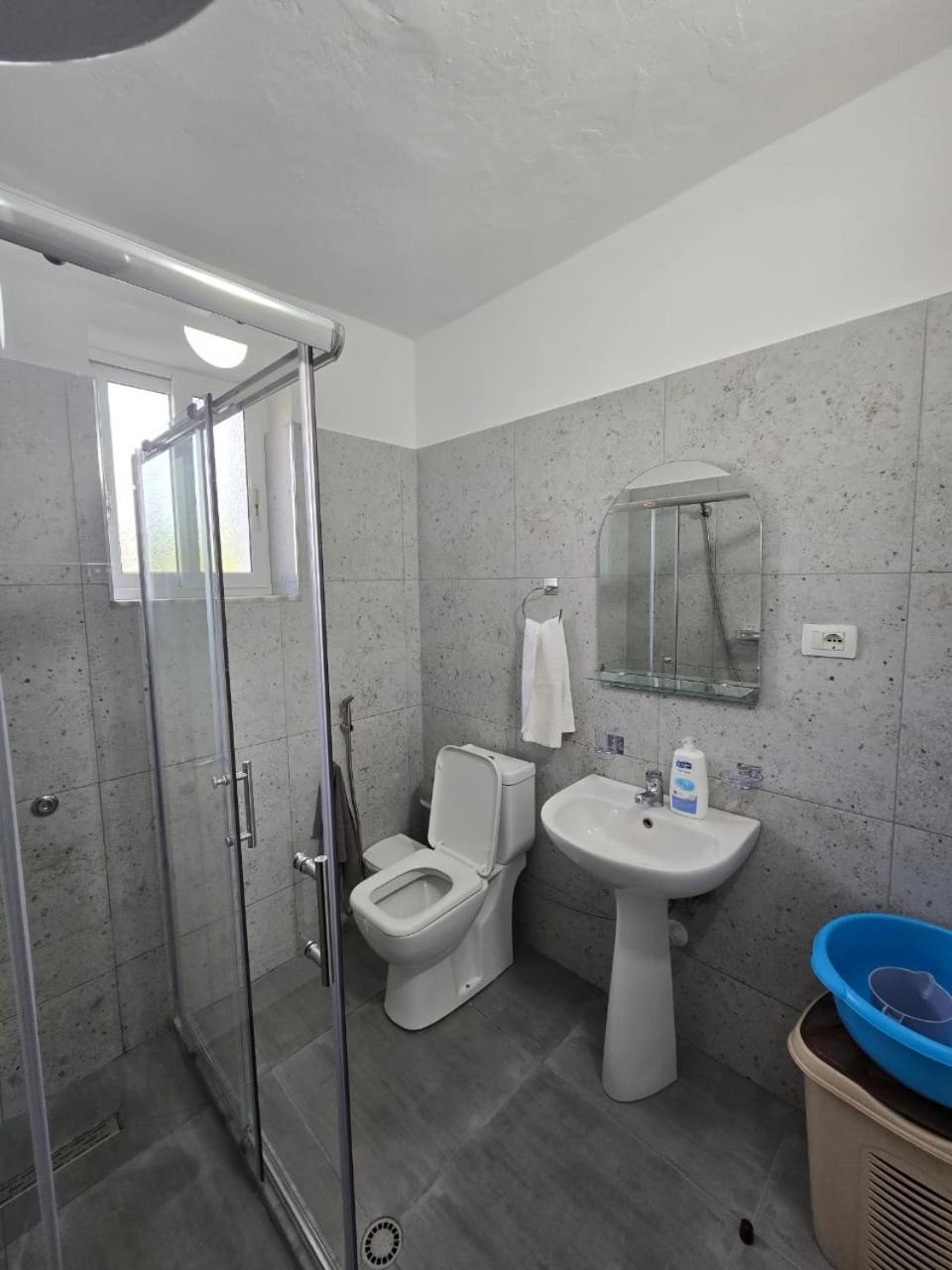 Aliaj Guest House Берат Экстерьер фото